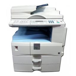 Maquina ricoh mp 2500 com placa de impressão duas gavetas adf velocidade de 25 paginas por minuto.